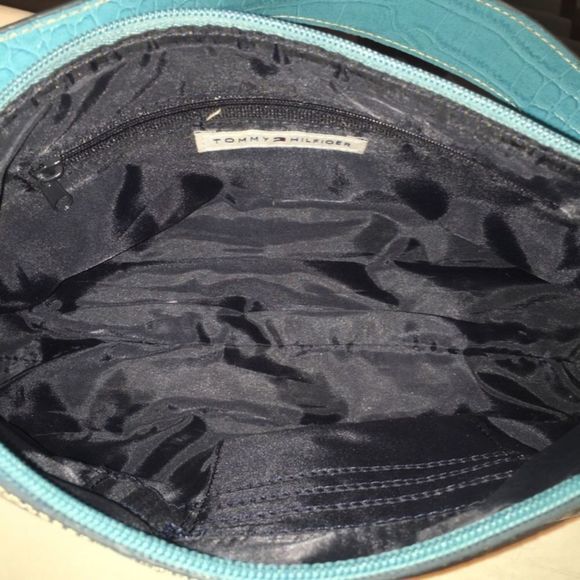 Tommy Hilfiger Shoulder Bag - Picture 5 of 6